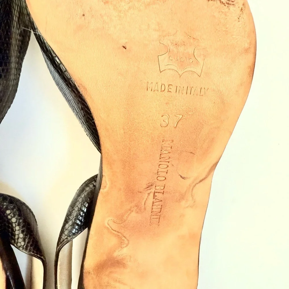 Manolo Blahnik Black Carolyne Lizard Embossed Kitten Heel Slingback Pumps EU37